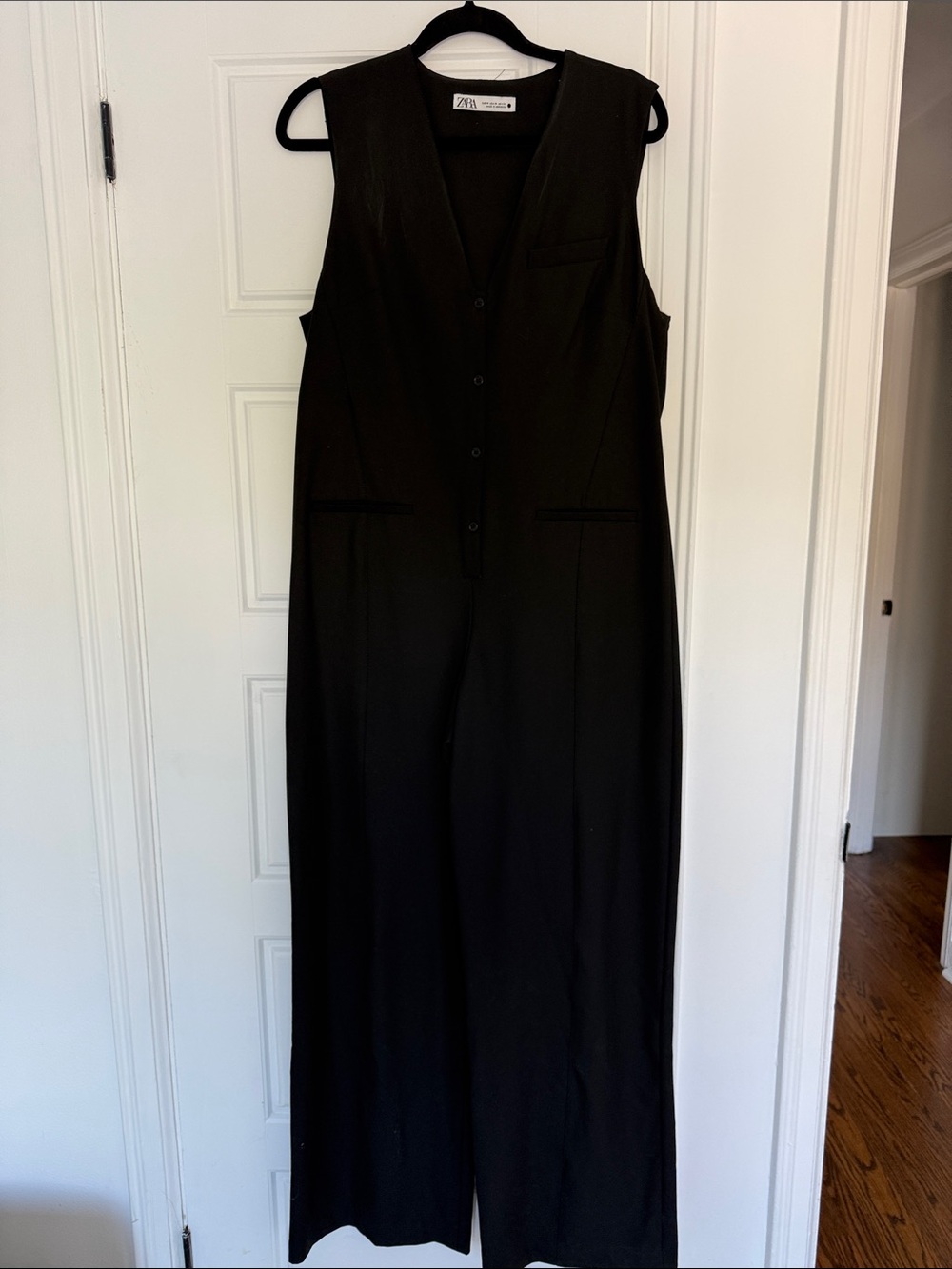 Zara Black Sleeveless V-Neck Jumpsuit